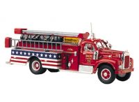 Mack B Series Closed Cab Pumper